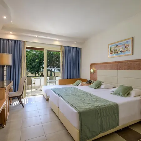 Resort Natura Park Village &