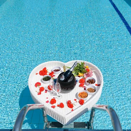 Natura Park Village & 5*